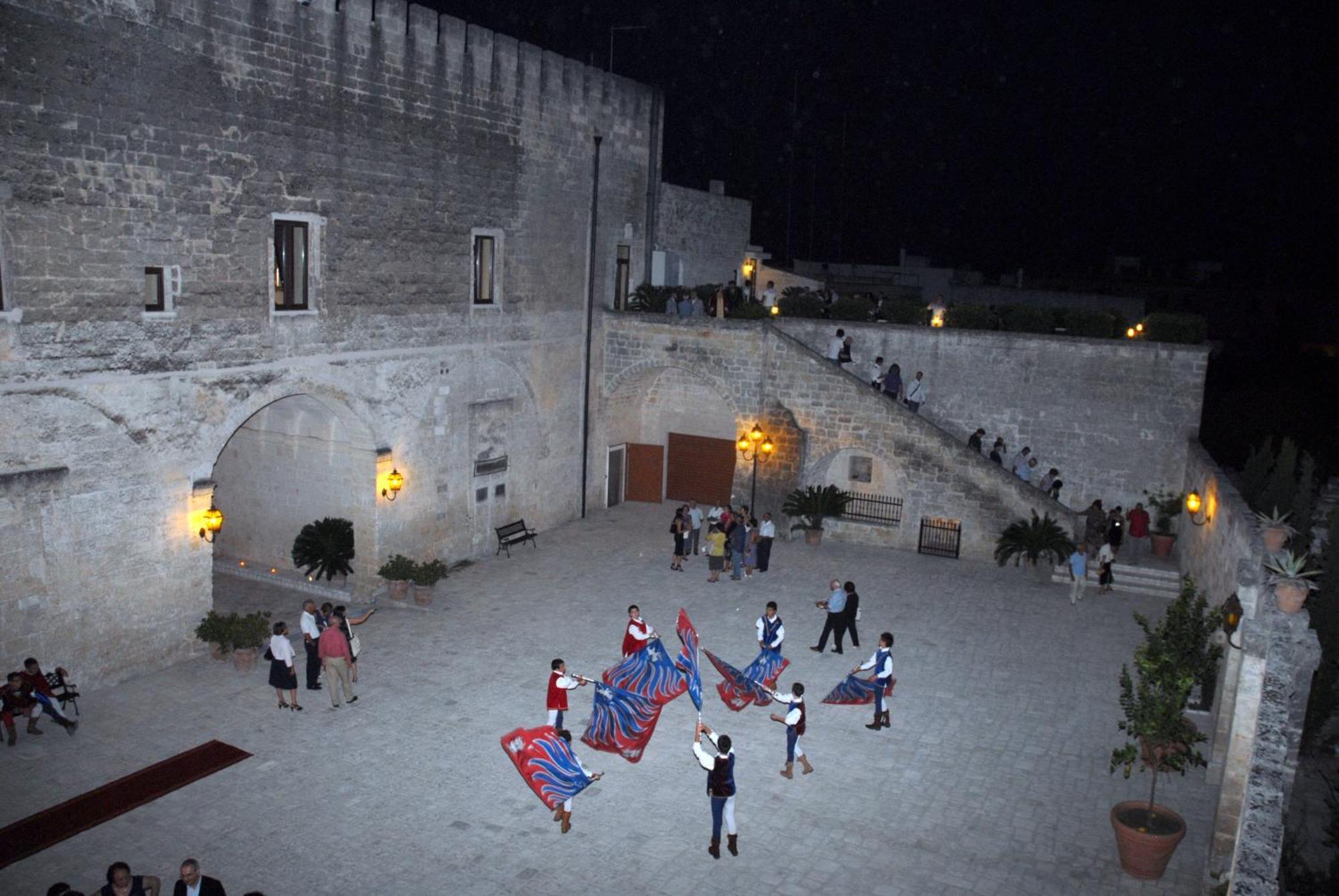 Castello Conti Filo Bed and Breakfast Torre Santa Susanna Eksteriør billede